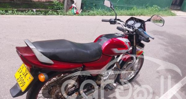 BAJAJ CT100 2004