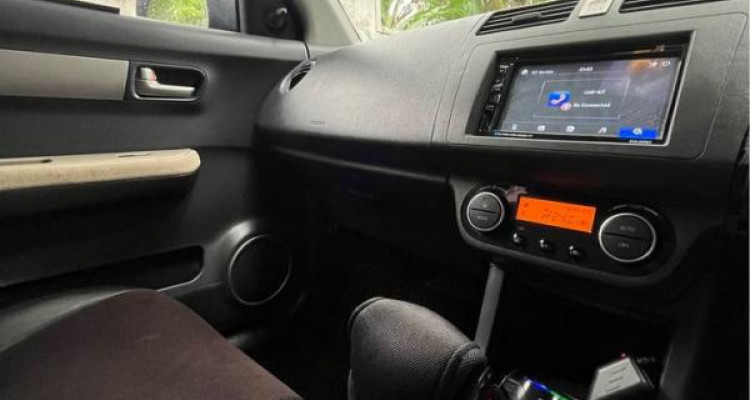 SUZUKI SWIFT 2011