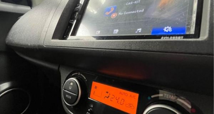 SUZUKI SWIFT 2011