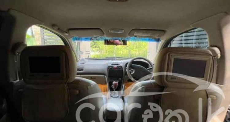 NISSAN CEFIRO 2000