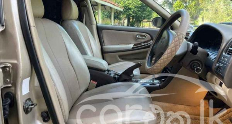 NISSAN CEFIRO 2000