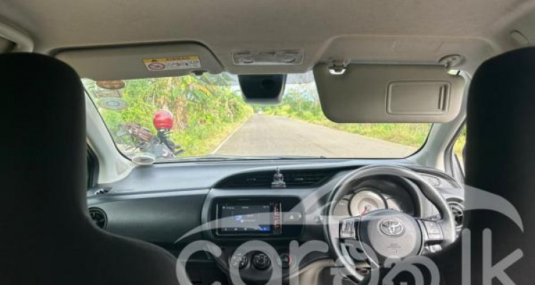 TOYOTA VITZ 2019