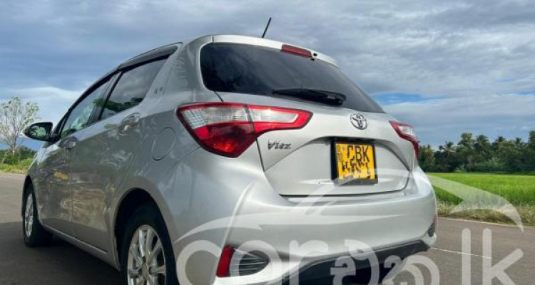 TOYOTA VITZ 2019