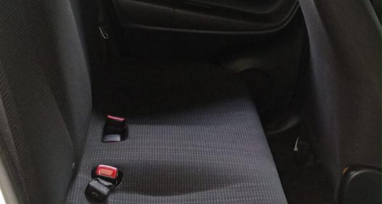 TOYOTA VITZ 2015