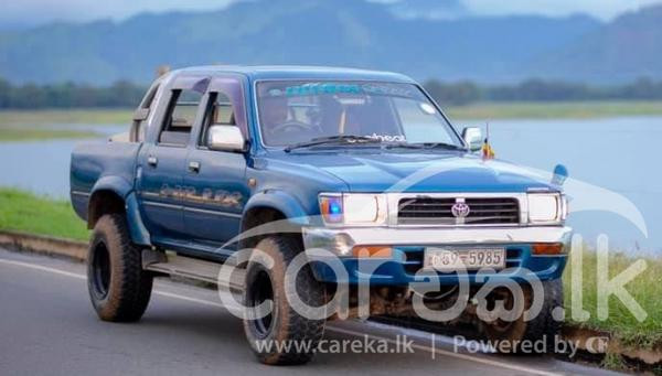 TOYOTA HILUX 1996