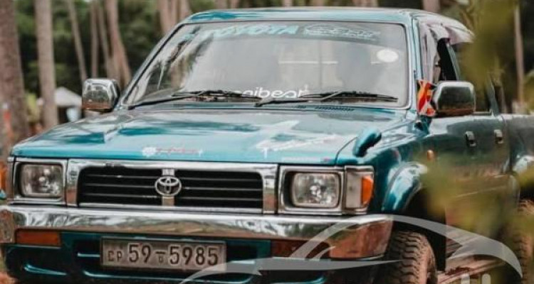 TOYOTA HILUX 1996