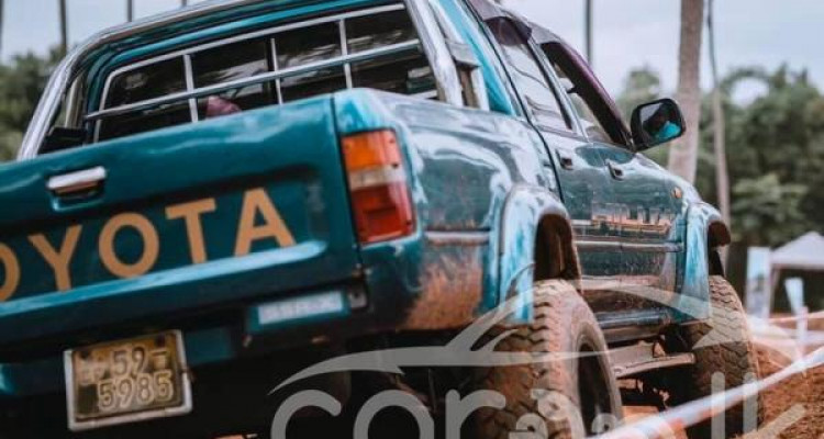 TOYOTA HILUX 1996