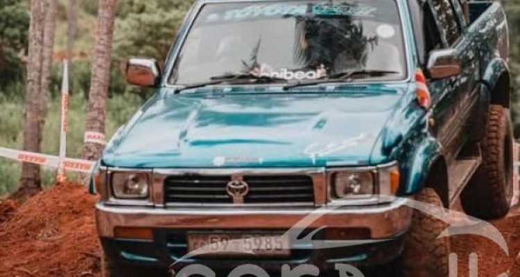 TOYOTA HILUX 1996