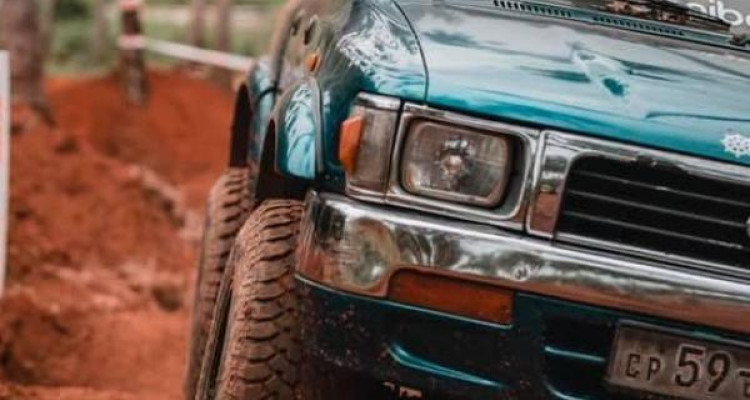 TOYOTA HILUX 1996