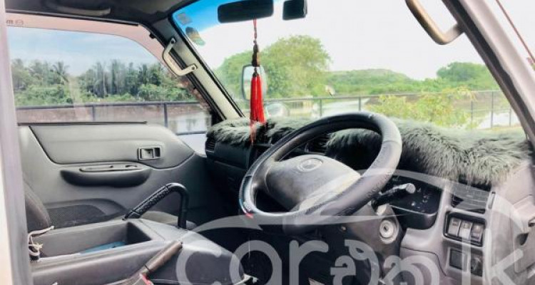 MAZDA BONGO 2008