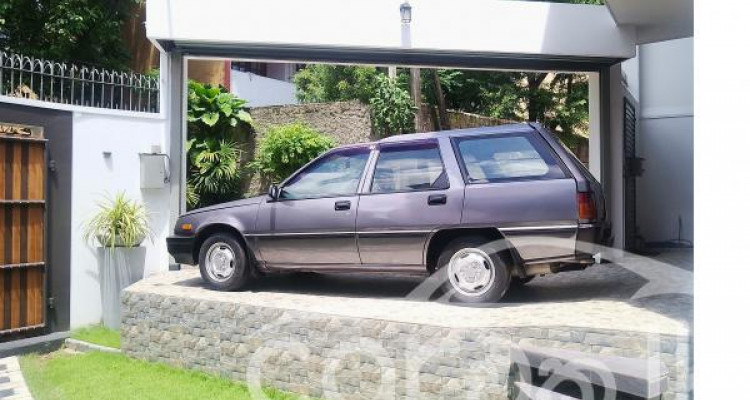 MITSUBISHI LANCER 1987