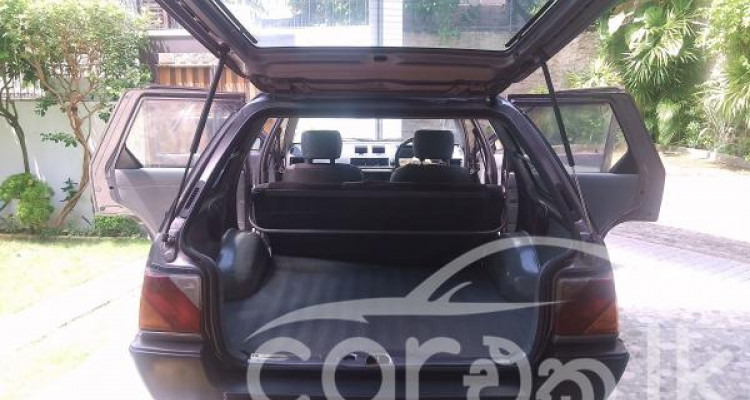 MITSUBISHI LANCER 1987