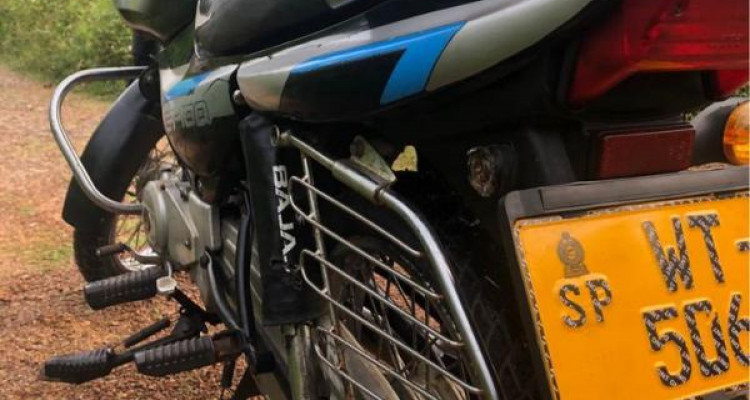 BAJAJ CT100 2011