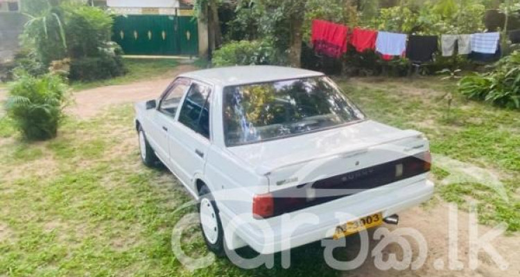 NISSAN TRAD SUNNY 1988