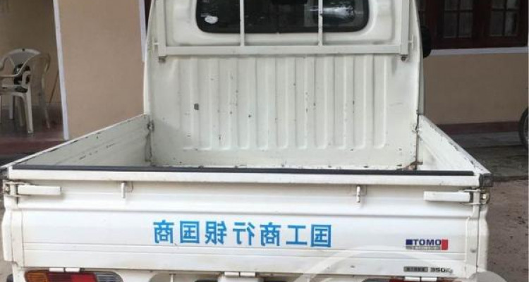 MITSUBISHI MINICAB 2002