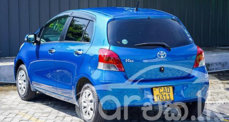 TOYOTA VITZ 2009