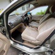 HONDA FIT ARIA 2004