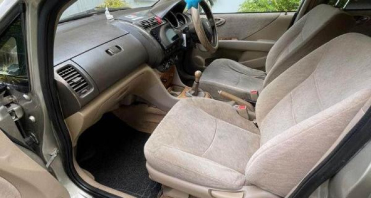 HONDA FIT ARIA 2004