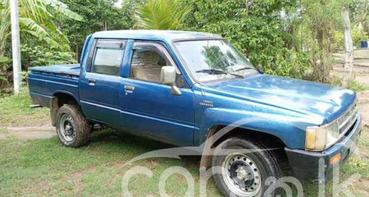 TOYOTA HILUX 1987