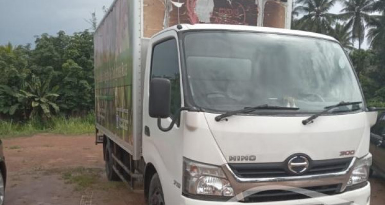 HINO 300 2016