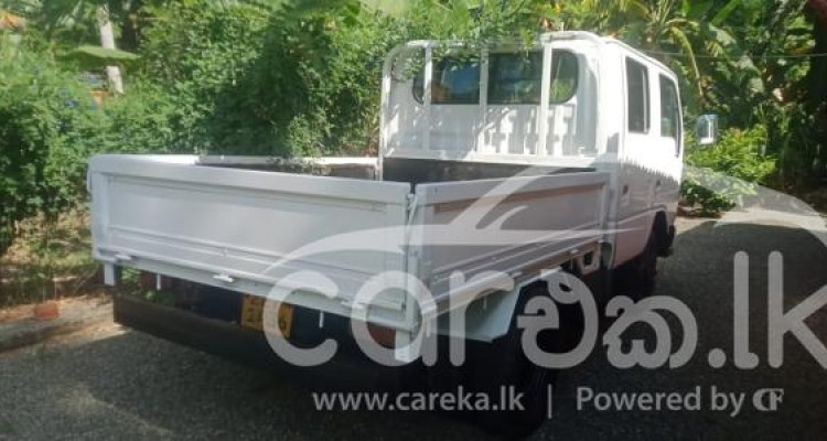 NISSAN ATLAS CREW CAB 1994