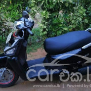 MAHINDRA GUSTO 2015