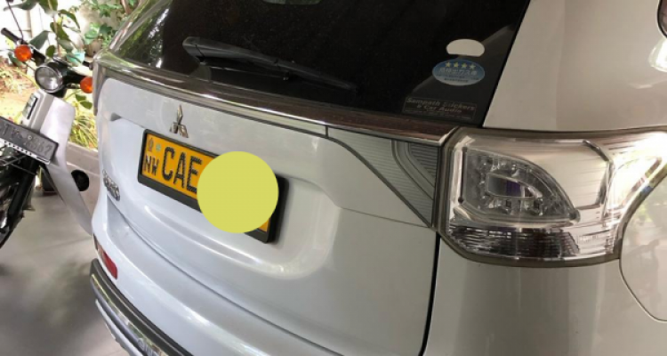 MITSUBISHI OUTLANDER PHEV 2013