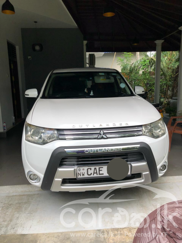MITSUBISHI OUTLANDER PHEV 2013