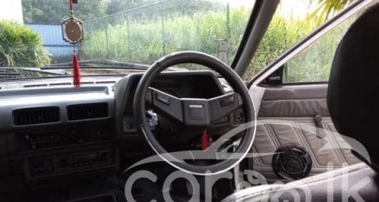 NISSAN SUNNY B11 1986