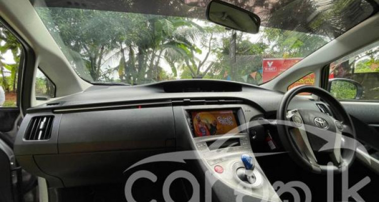 TOYOTA PRIUS 2013