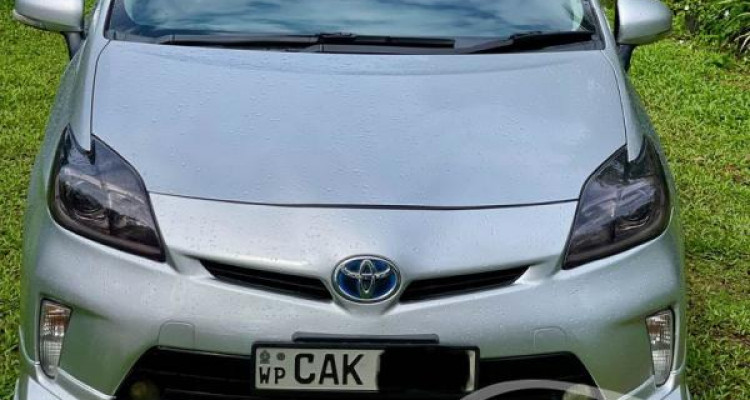 TOYOTA PRIUS 2013