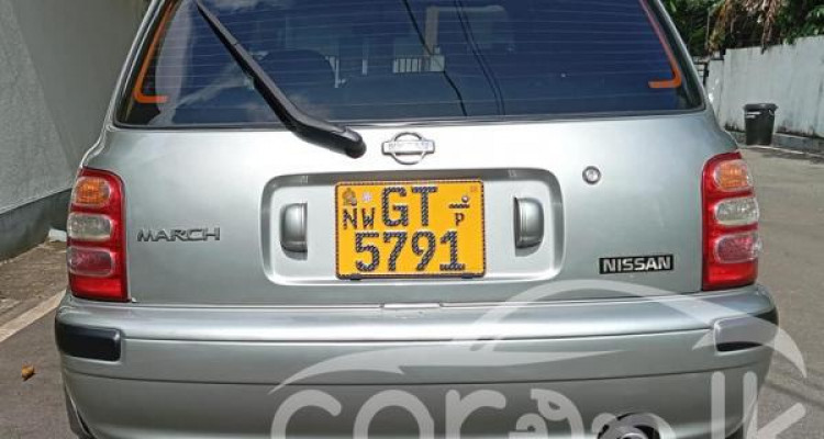 NISSAN MARCH 2000