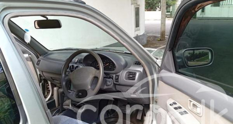 NISSAN MARCH 2000
