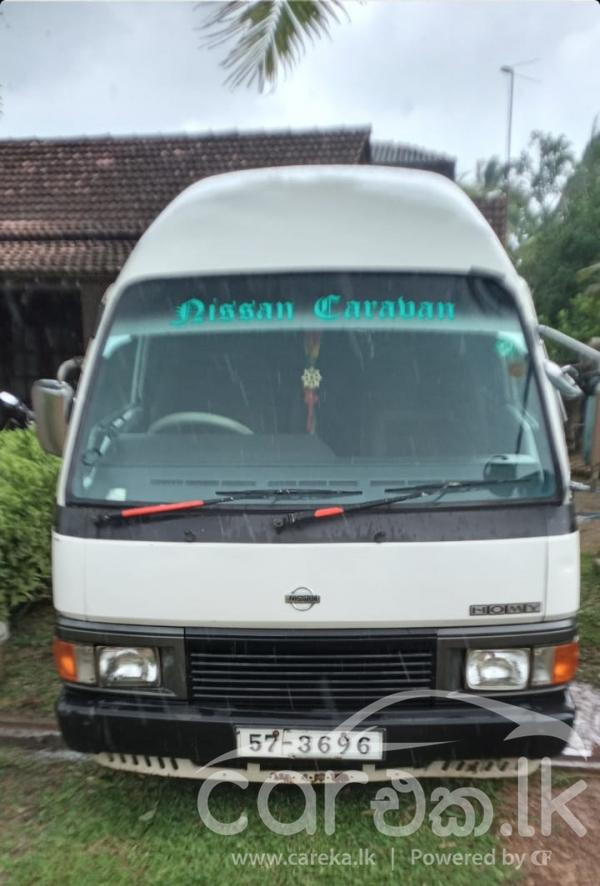 NISSAN CARAVAN 1990