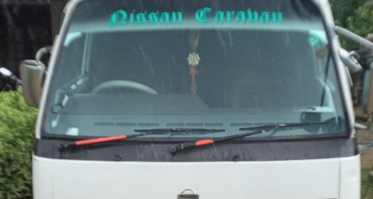 NISSAN CARAVAN 1990