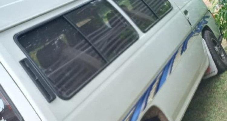 NISSAN CARAVAN 1990