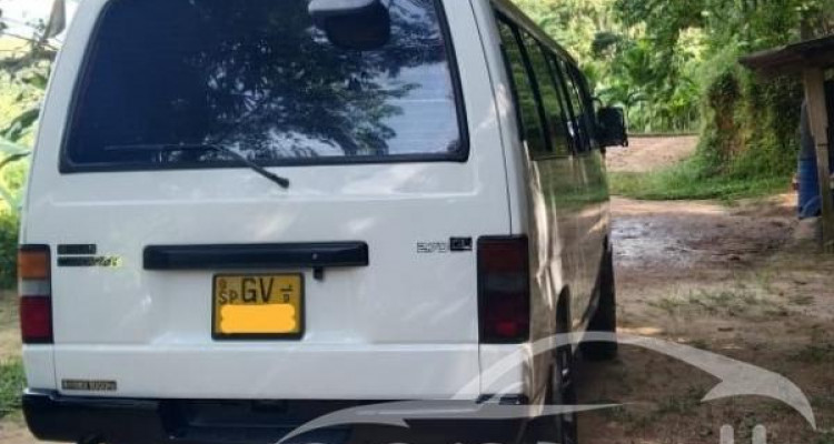NISSAN CARAVAN 1997