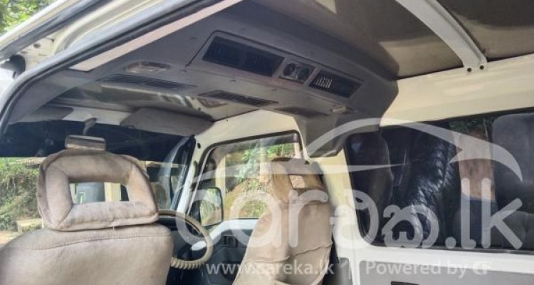 NISSAN CARAVAN 1997