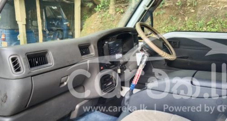 NISSAN CARAVAN 1997