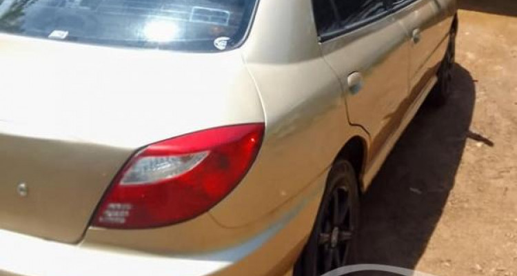KIA RIO 2005