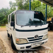 TOYOTA DYNA CREW CAB 2010