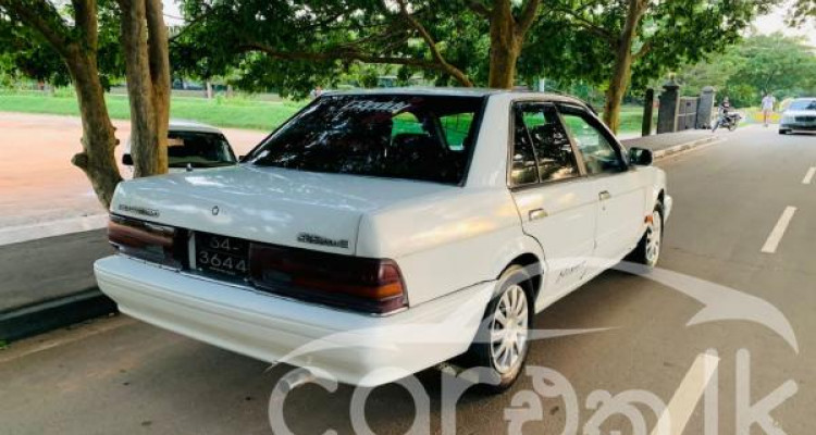 NISSAN BLUEBIRD 1990