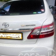 TOYOTA PREMIO 2013