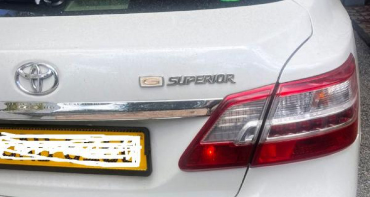 TOYOTA PREMIO 2013