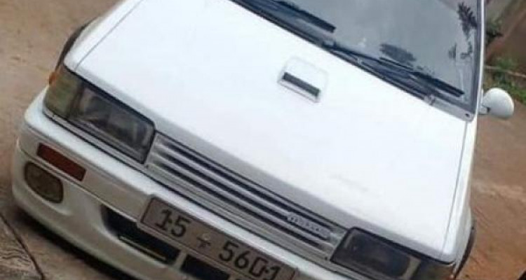 MAZDA FAMILIA 1988