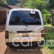 NISSAN CARAVAN 2000