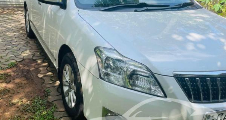 TOYOTA PREMIO 2014