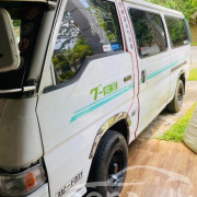 NISSAN CARAVAN 1995