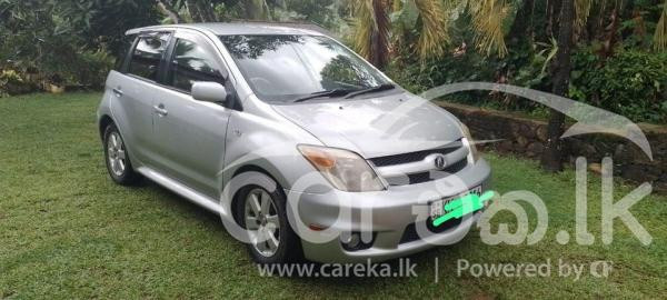 TOYOTA IST 2005