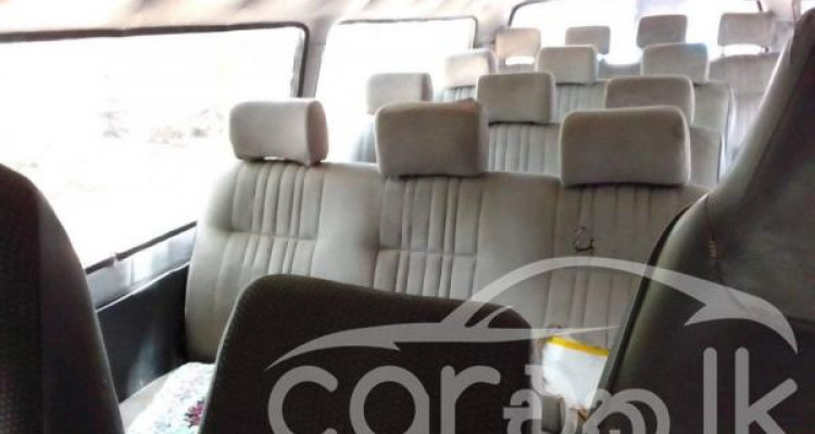 NISSAN CARAVAN 1983